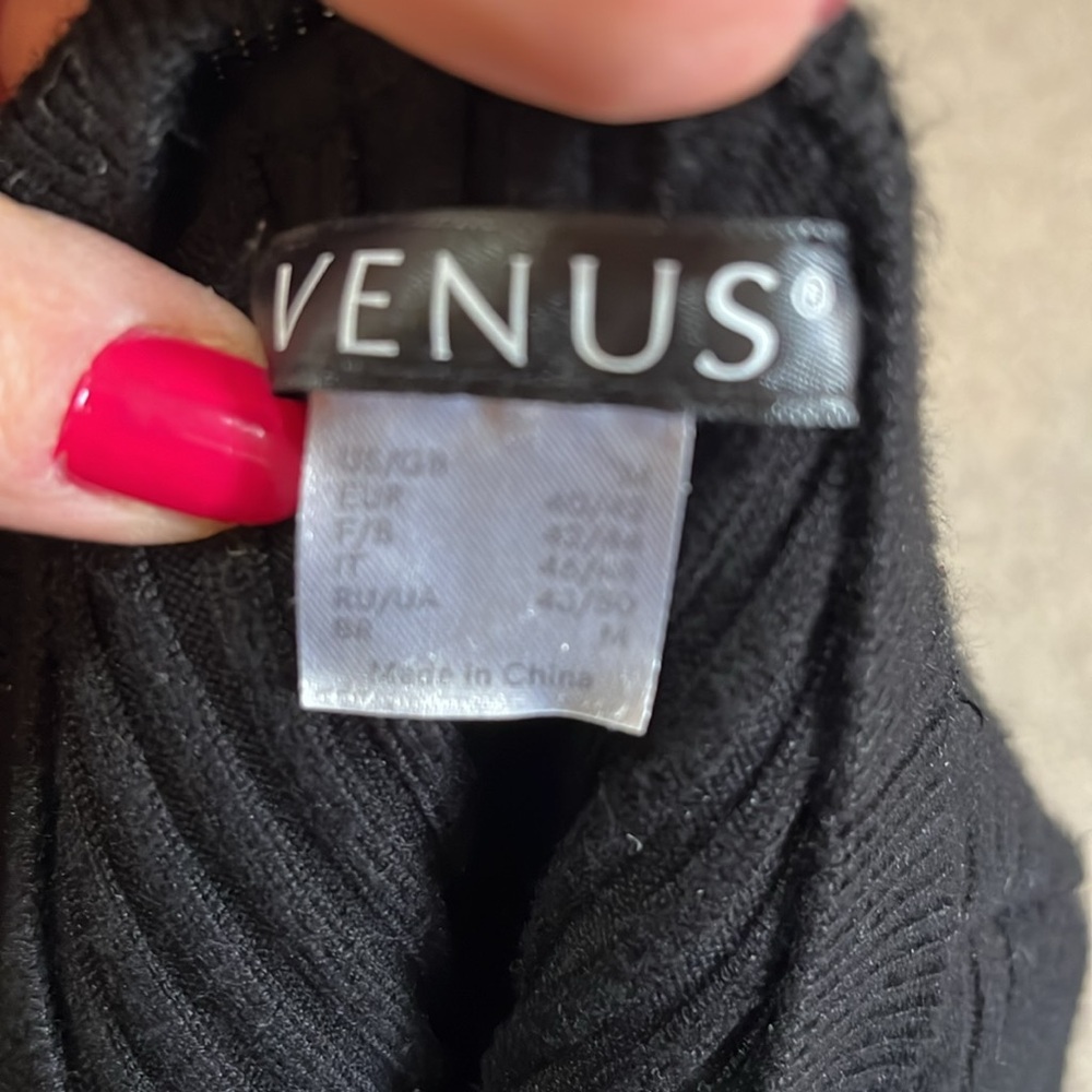 Venus Sweater - Picture 6 of 7